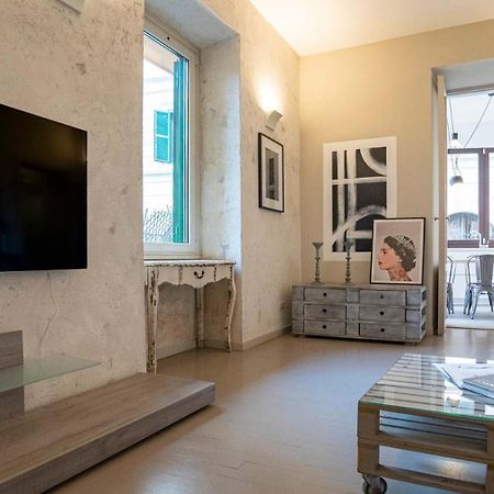 Cozy Nest With Terrace In Trastevere Rom Exteriör bild
