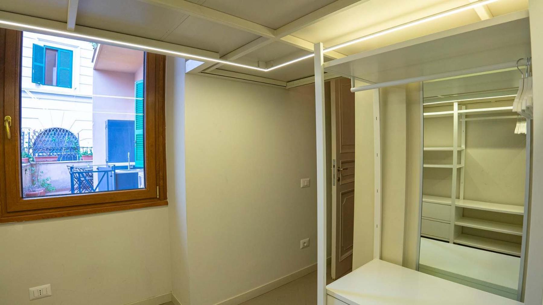 Cozy Nest With Terrace In Trastevere Rom Exteriör bild